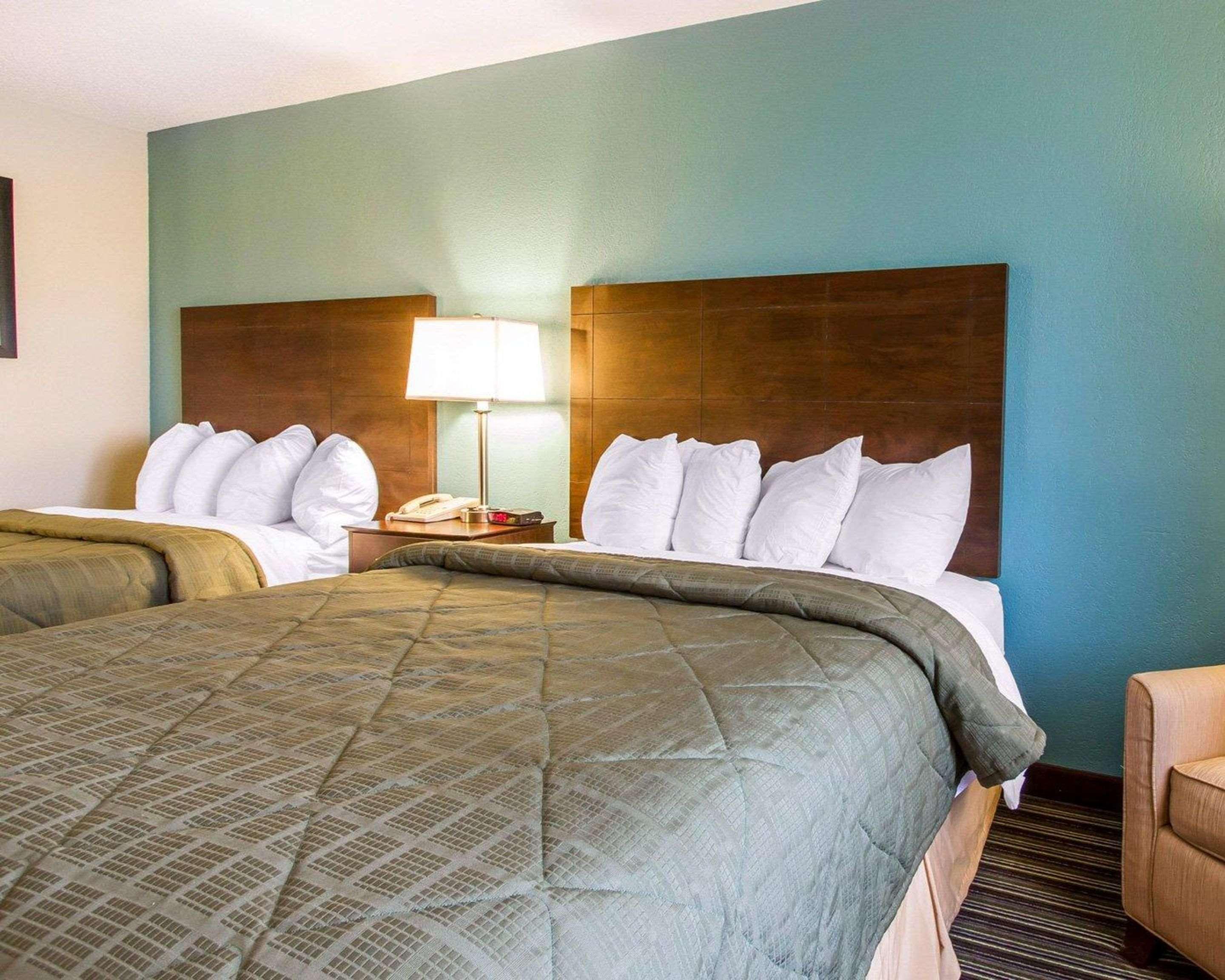Quality University Area Hotel