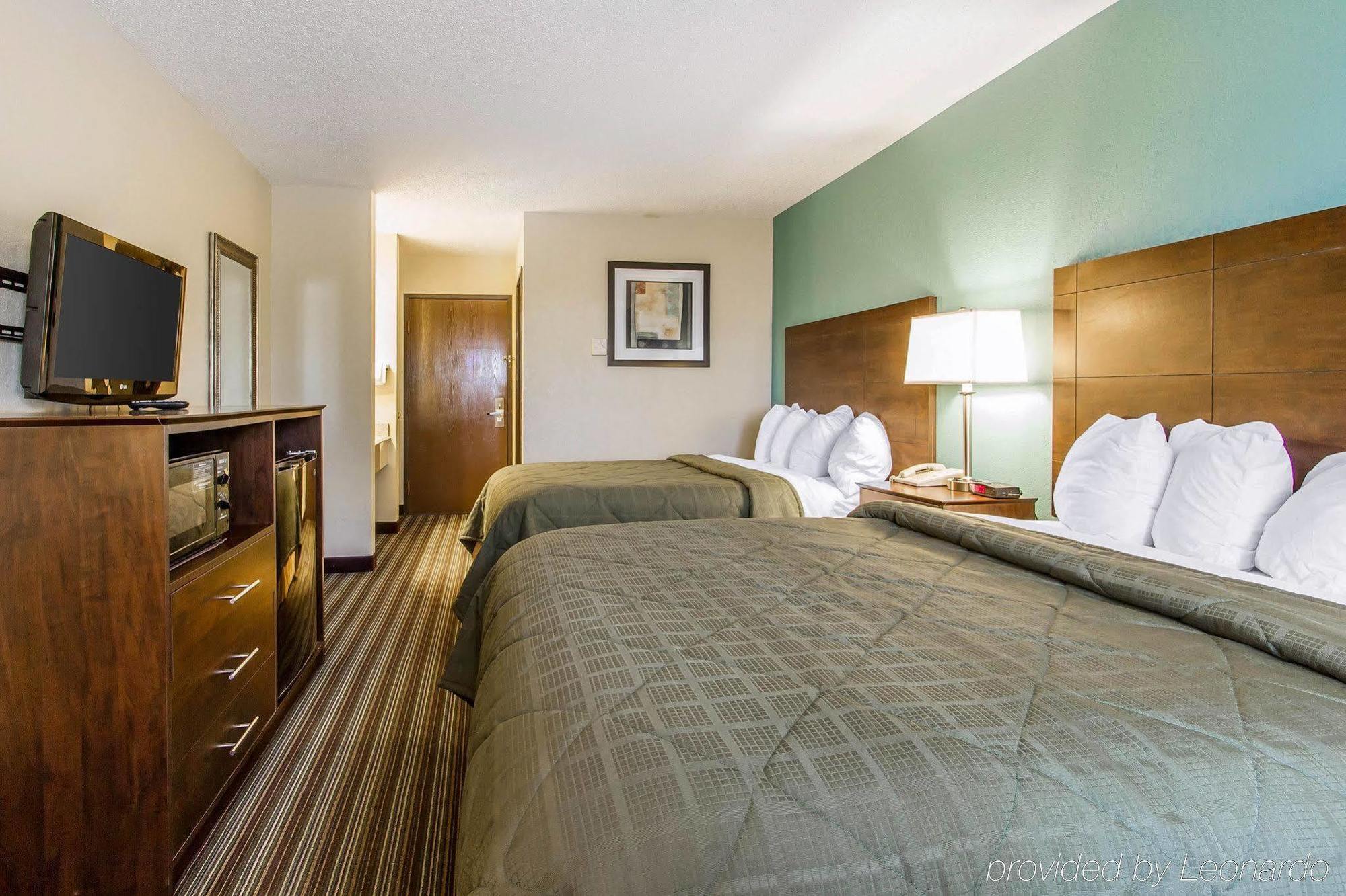 Quality University Area Hotel 2*