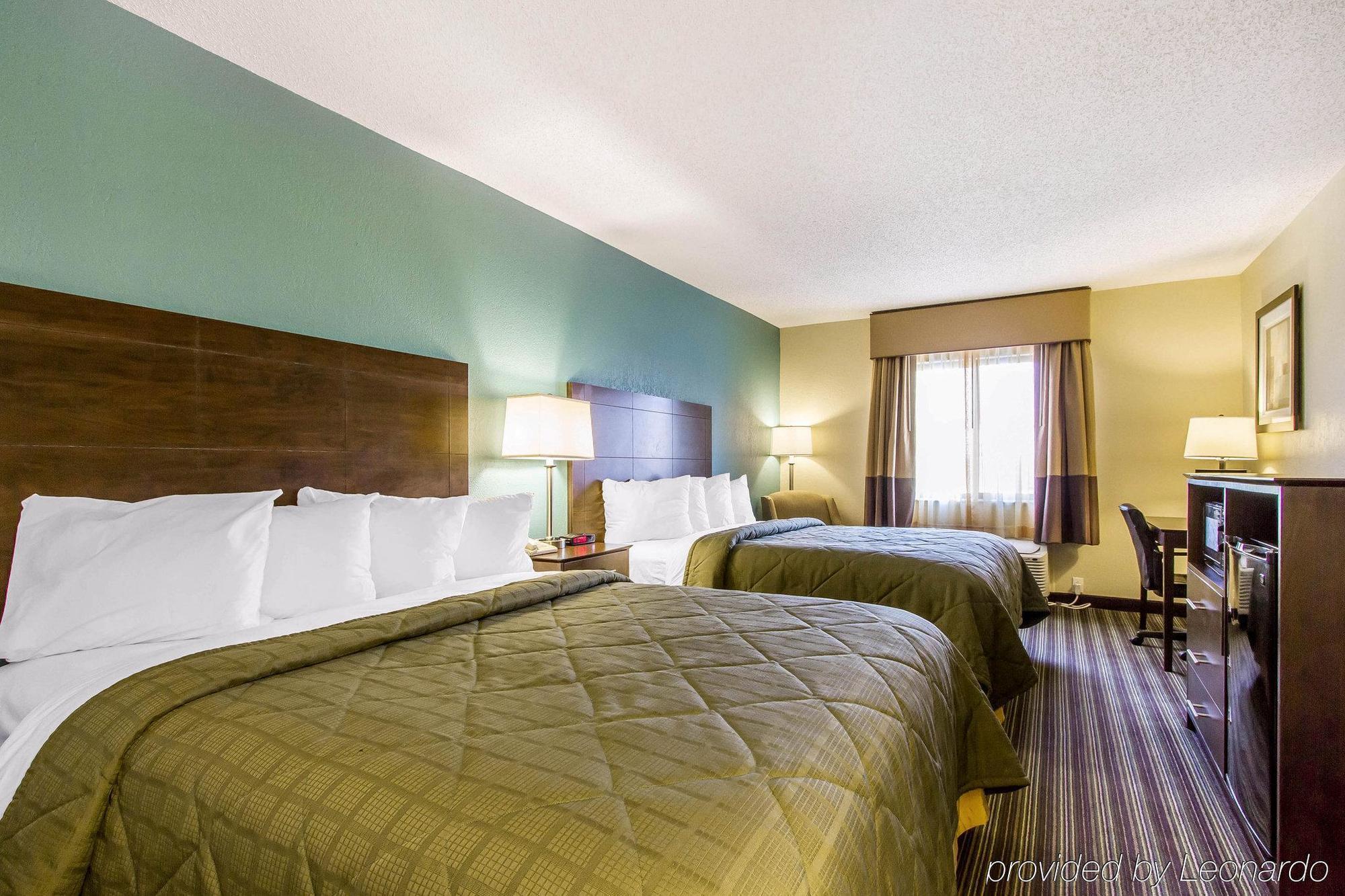 Quality University Area Hotel